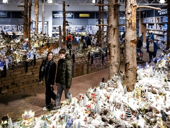 Kerstshows worden alweer opgebouwd