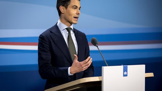 Brandstofprijzen blijven stijgen; waarom neemt het kabinet geen actie?