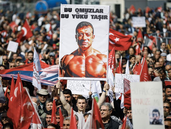 Morgen begint İmamoğlu's proces: hoe gaat het nu met de protesten in Turkije en Nederland?