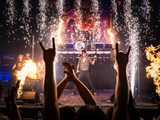 Friese rockband Bildtstar speelt live!