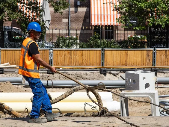 Waarom kreeg de Nederlandse economie zo'n harde klap van de hitte?