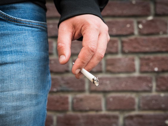 Zomerzon zonder sigaret: wordt roken de nieuwe strandzonde?