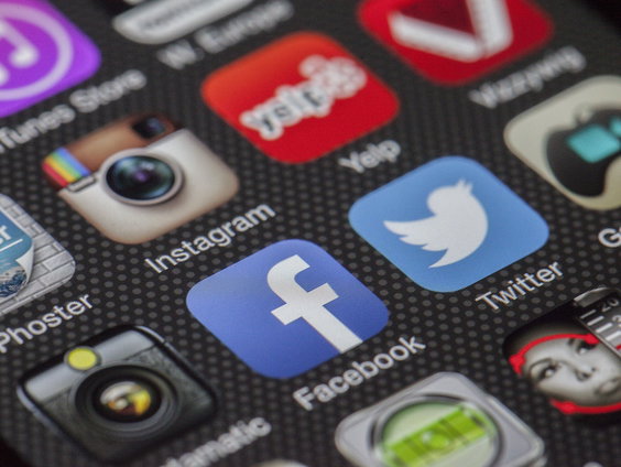 Kinderen lopen leerachterstanden op door sociale media
