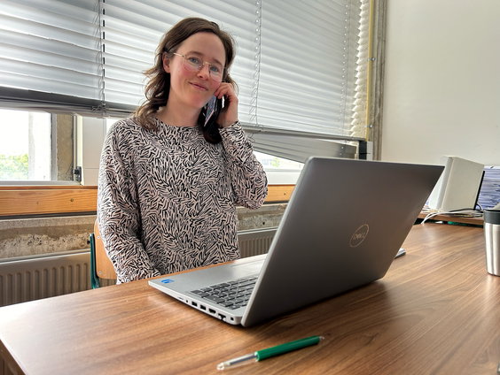Leerlingen op middelbare school krijgen examenuitslag