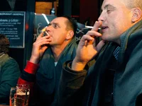 Stand.nl: Een rookverbod op het terras gaat te ver