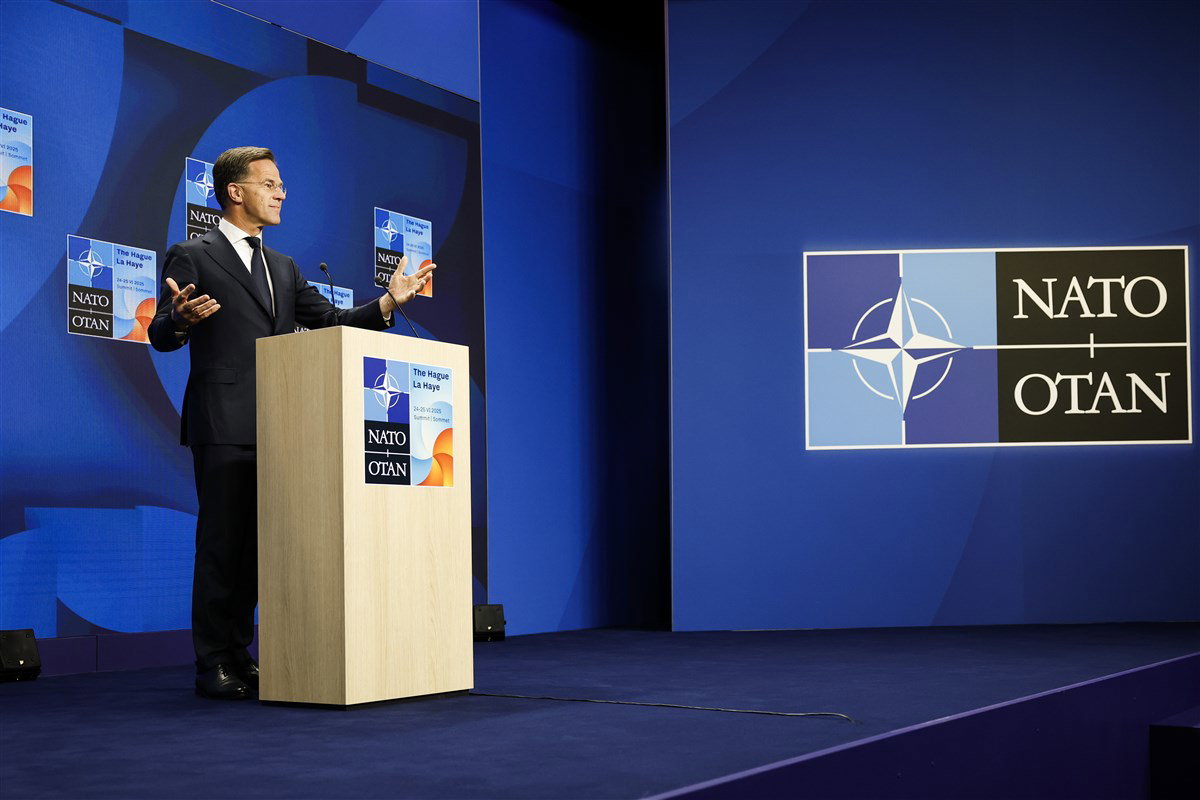 Stand.nl: 'De oorlogstaal van Rutte maakt indruk op mij'