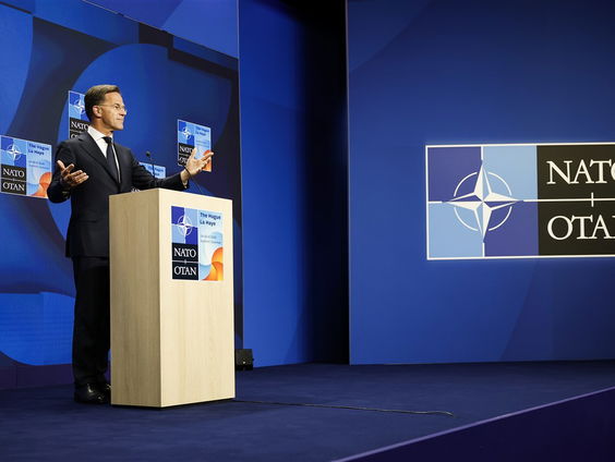 Stand.nl: 'De oorlogstaal van Rutte maakt indruk op mij'