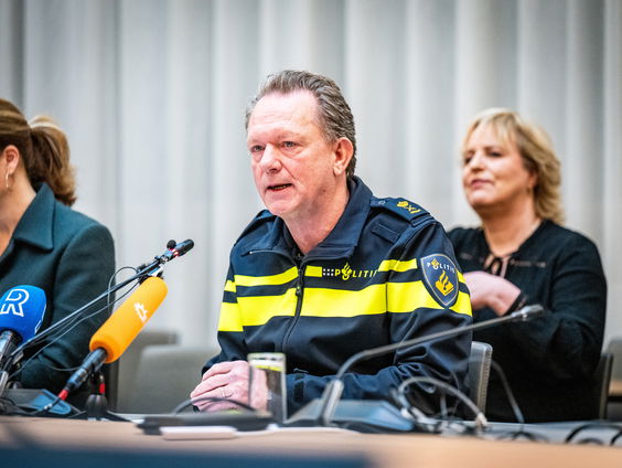 Hoe ging de politie te werk bij het vinden van de moordenaar in Rotterdam?