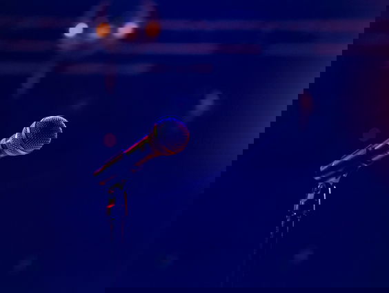 Hoe deel je een goede linkse speech uit?