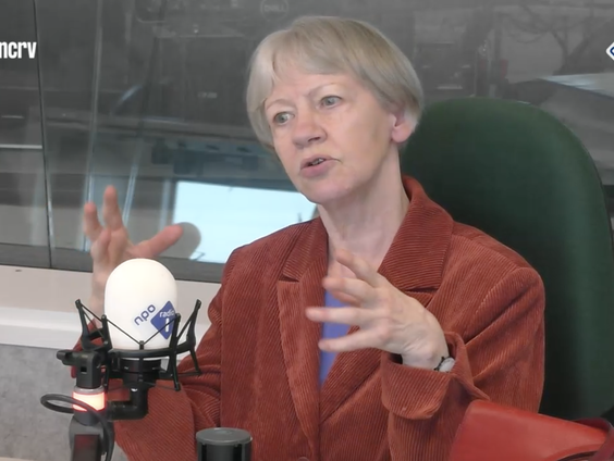 Nicoline van der Sijs over haar boek Dijt onze woordenschat alsmaar uit?