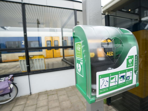 Weet jij waar de dichtstbijzijnde AED hangt?