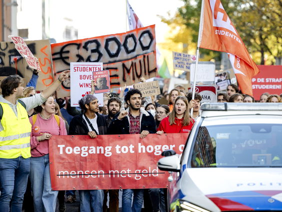 Studenten protesteren in Den Haag tegen langstudeerboete