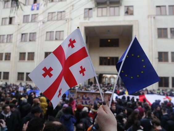 Wordt het westwaarts of oostwaarts voor Georgië?