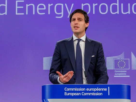 Hoekstra komt met plan om Europese klimaatregels aan te passen