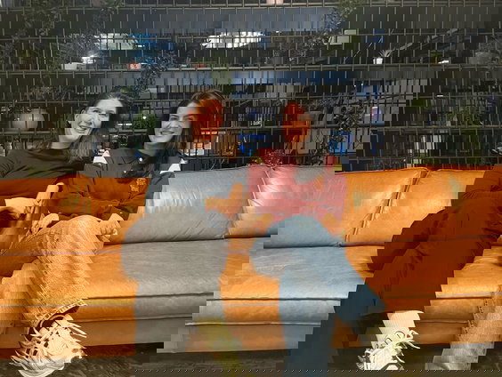 Leven tussen scherm en werkelijkheid: hoe online en offline samensmelten