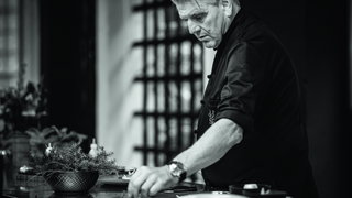 Kookboek brengt ode aan Jonnie Boer: Wat maakte hem uniek?