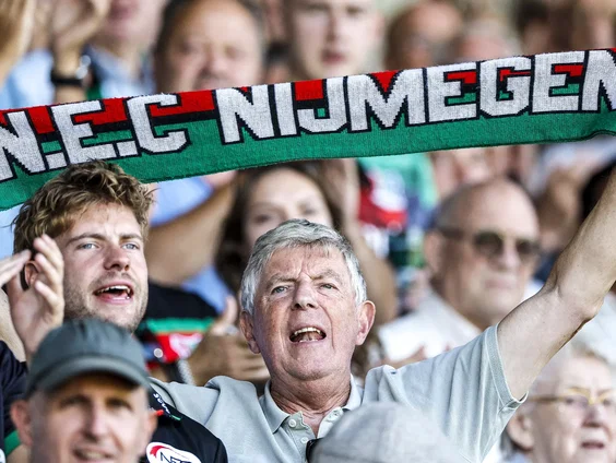 Voor het eerst galmt Champions League hymne door de Goffert