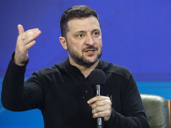 Zelensky bereid om op te stappen in ruil voor einde oorlog en toetreding NAVO