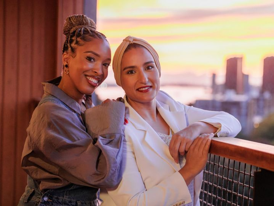 Nelly en Nora over hun nieuwe programma Nelly en Nora 'Gesprekken met smaak'