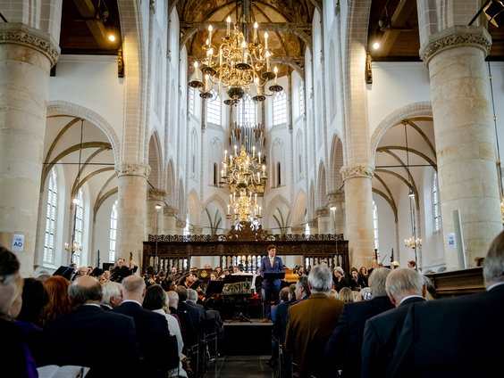 Studenten gaan onderzoek doen naar schilders van Grote Kerk van Naarden