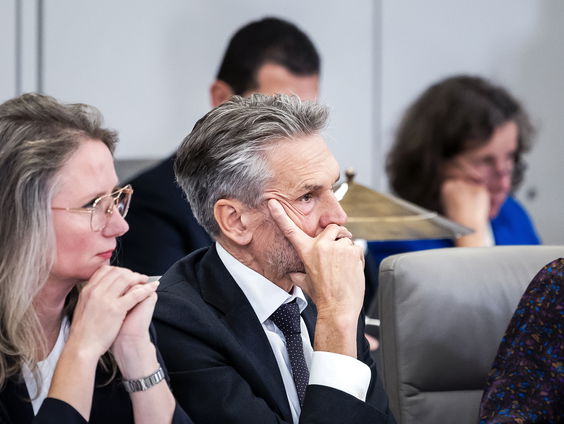 Spanning in de Eerste Kamer: steun voor spoedwet of niet?