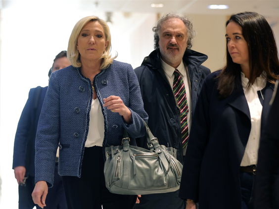 Marine Le Pen krijgt celstraf en mag niet meedoen aan presidentsverkiezingen