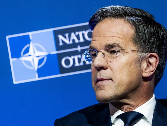 NAVO-baas Mark Rutte waarschuwt voor een oorlog
