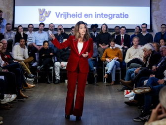 Islamitische scholenkoepel overweegt juridische stappen tegen 'haatzaaiende' uitspraken Yesilgöz