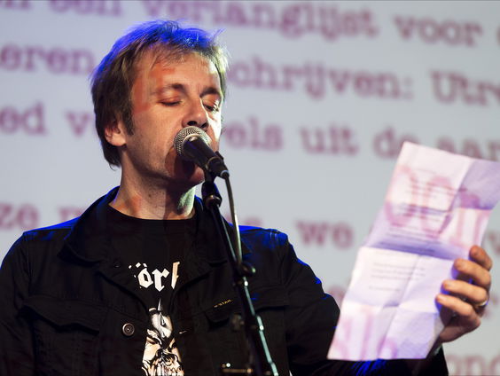 Huisdichter Ingmar Heytze dicht over hoop