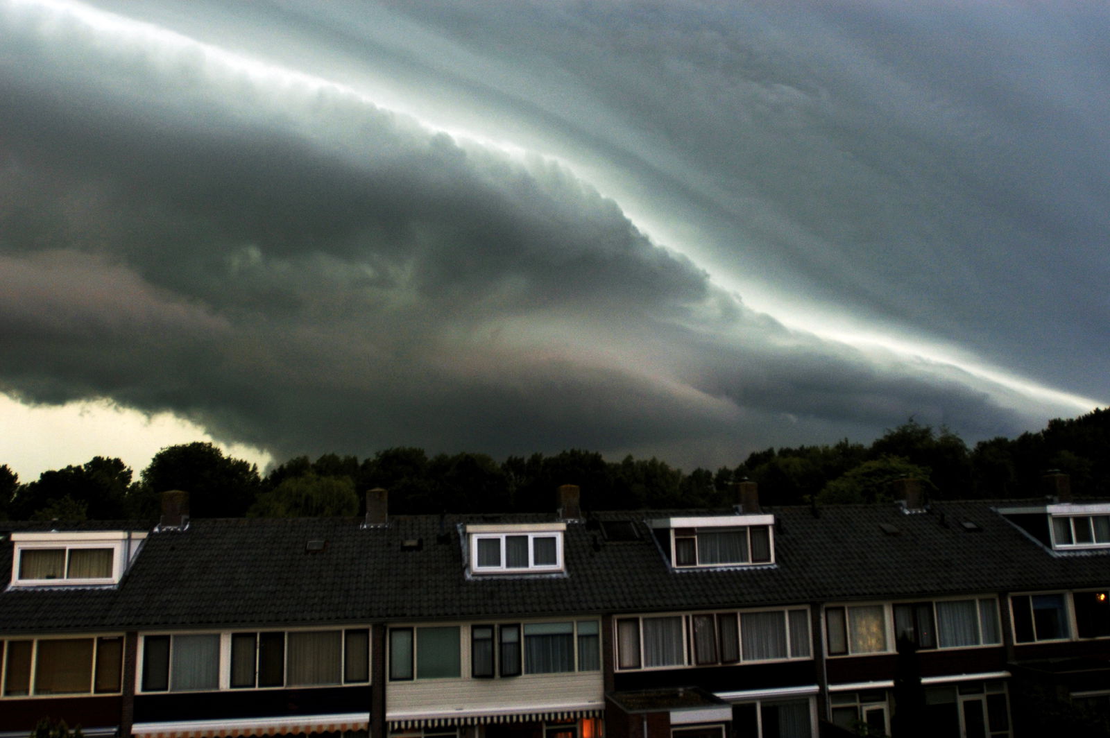 Crisisoefening 'wolkbreuk' bereidt Utrecht en Zuid-Holland voor op heel veel regen