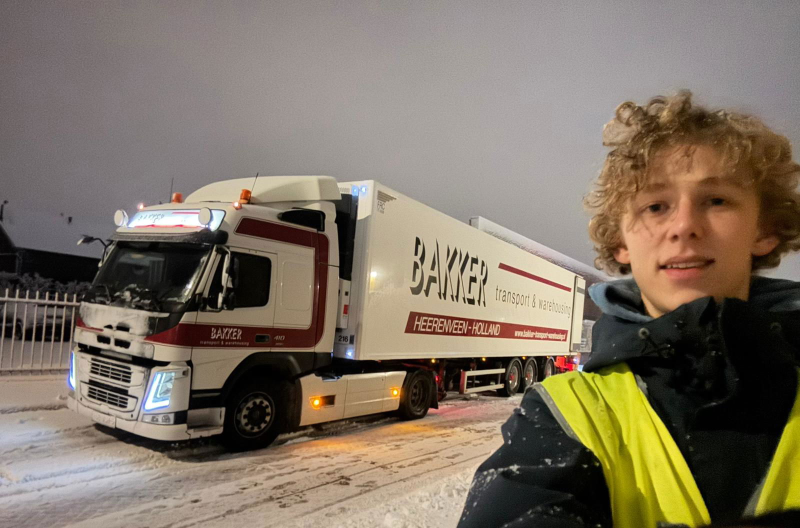 Vrachtwagen in sneeuw