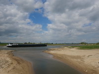Rivierjournalist Wim Eikelboom over de lage waterstand in 'zijn' IJssel en de gevolgen ervan.