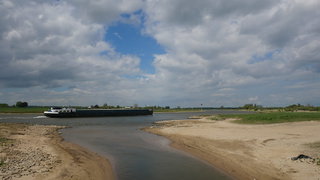 Rivierjournalist Wim Eikelboom over de lage waterstand in 'zijn' IJssel en ...