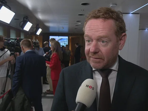 Kamer wil opheldering van minister van Weel over verkeerde informatie over aangiftes
