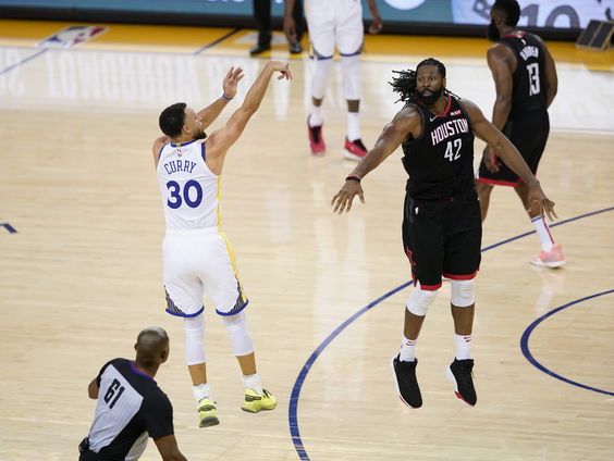 Van dunk naar driepunter: verdwijnt de magie van basketbal?