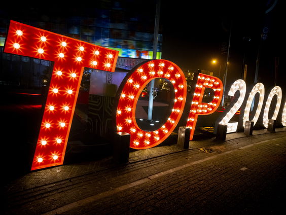 Feit of Fictie: Staan hits steeds langer in de hitlijsten?