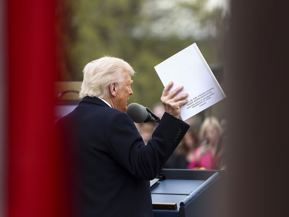 Trump 100 dagen president: mijlpaal of mislukking