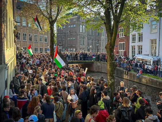Protesten zijn symptomen van tijd waarin alles op losse schroeven staat