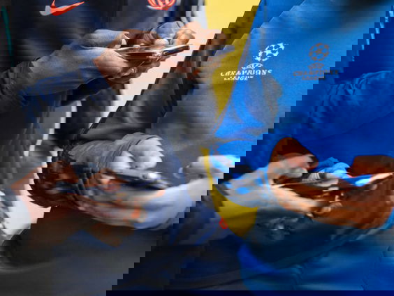 Ouderbeweging pleit voor 'startphone' in plaats van smartphone