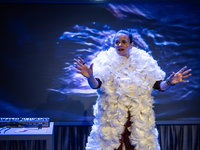 Kakelen als een kip bij theatervoorstelling 'Chicks in Dialogue'