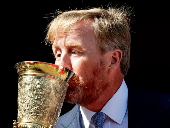 Feit of Fictie: alleen de koning mag uit een eeuwenoude, vergulde beker drinken