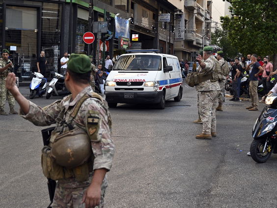 Golf van ontploffende piepers wordt gevolgd door reeks explosies van portofoons