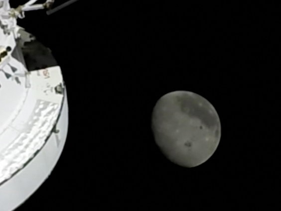 De geheimen van de achterkant van de maan