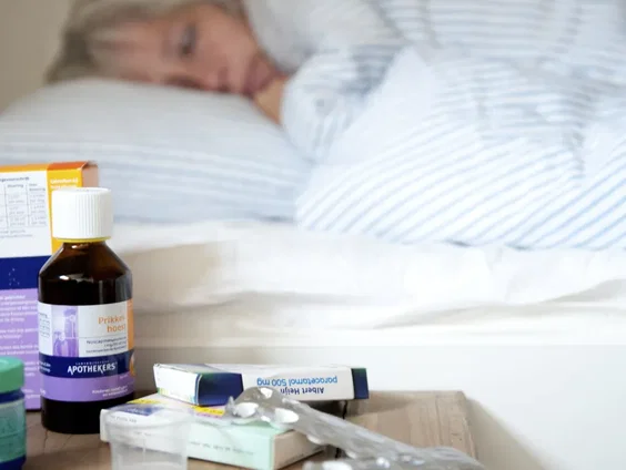 Stand.nl: 'Online verkoop medicijnen moet aan banden worden gelegd'