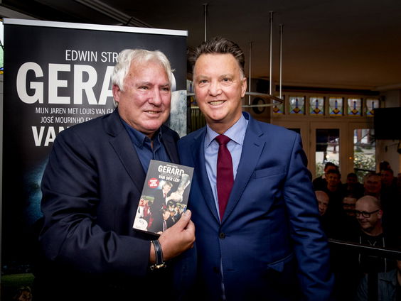 Oud-voetbaltrainer van der Lem op De Perstribune