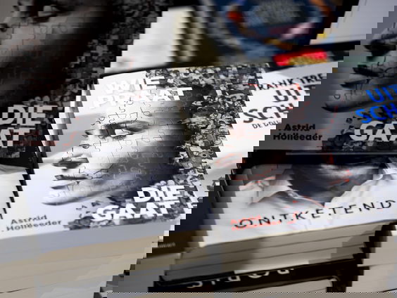 Astrid Holleeder stapt uit anonimiteit: 'Wil niet meer iemand anders zijn'