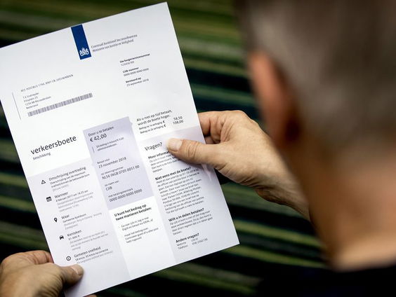 Is MijnOverheid wel een goede manier om boetes te versturen?