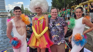 Dolly Bellefleur vaart al vanaf de 1e Canal Parade mee