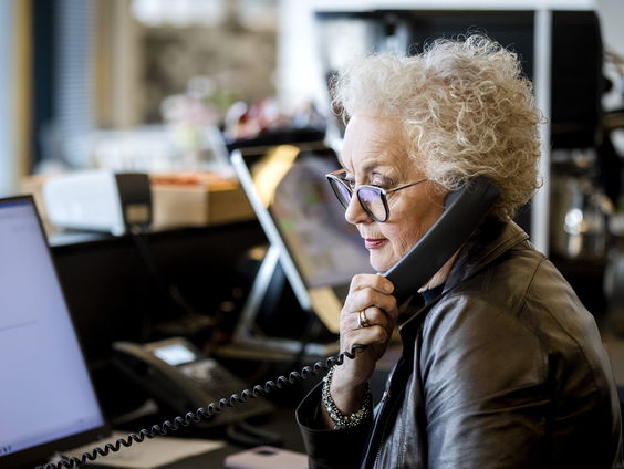 Steeds meer 65-plussers zijn aan het werk, wat betekent dat voor de werkvloer?