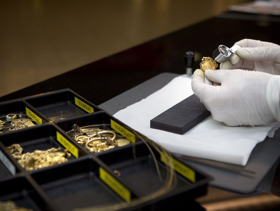 Wereldwijd bereikt de goudprijs een nieuwe piek